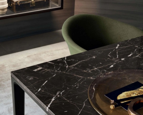 Particolare Tavolo Long Island con piano in marmo
