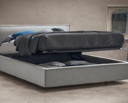 Letto contenitore grigio scuro con meccanismo alzante